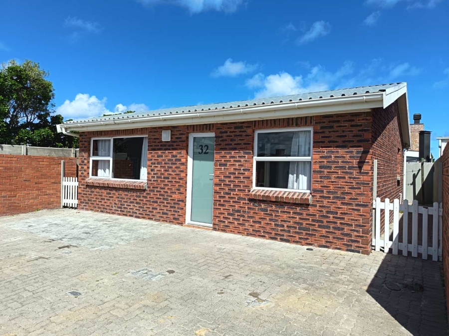 2 Bedroom Property for Sale in Pearly Beach Western Cape